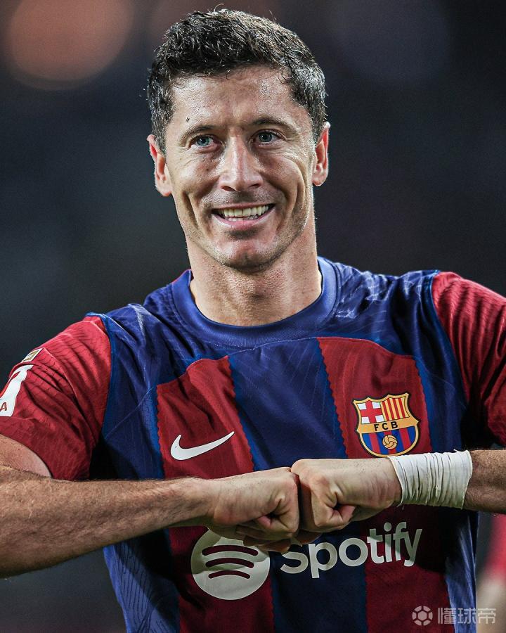 开云体育官方登录入口-莱万多夫斯基9分钟5球高清